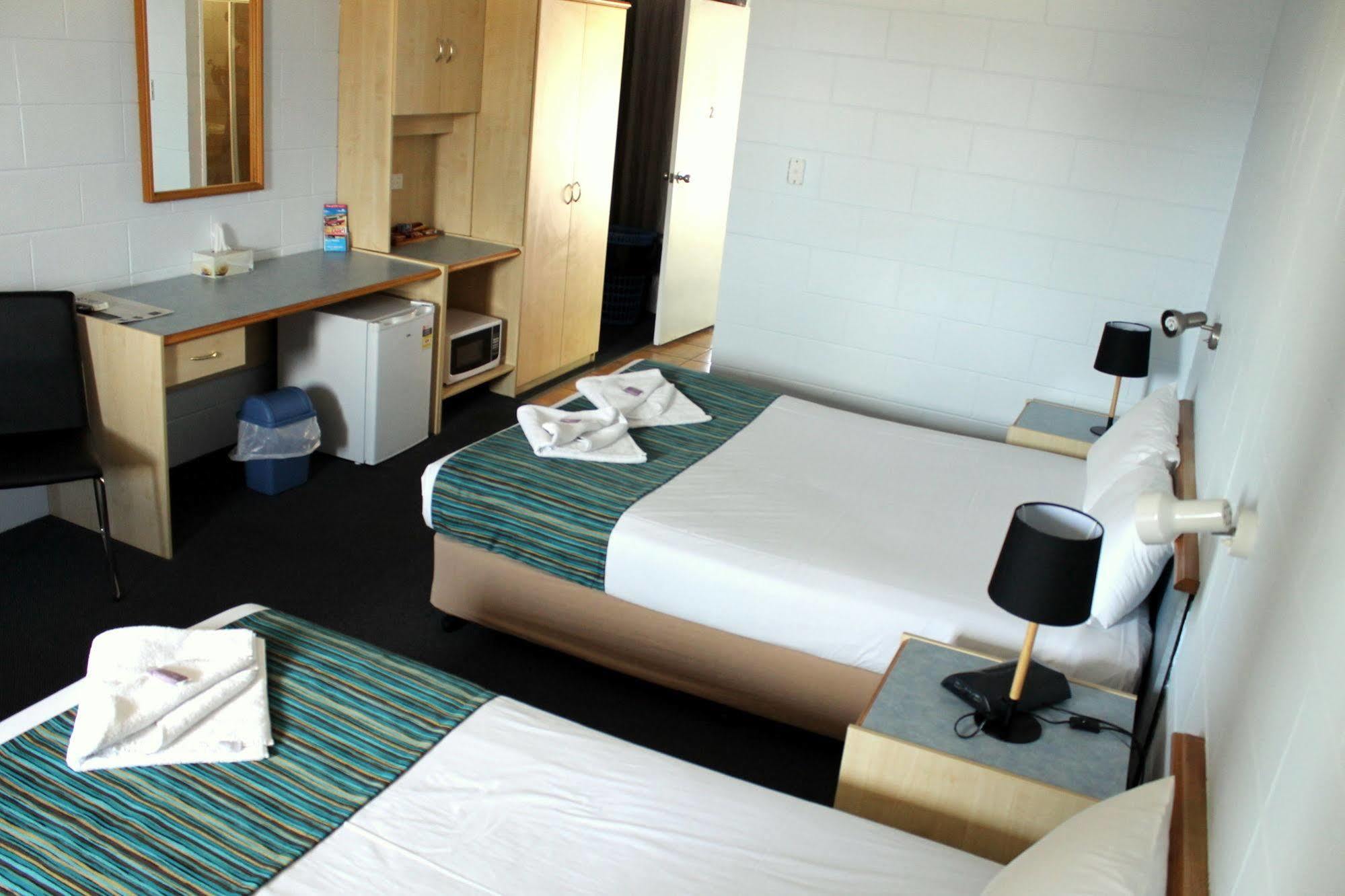 Rocky Glen Hotel Motel Гладстон Екстериор снимка