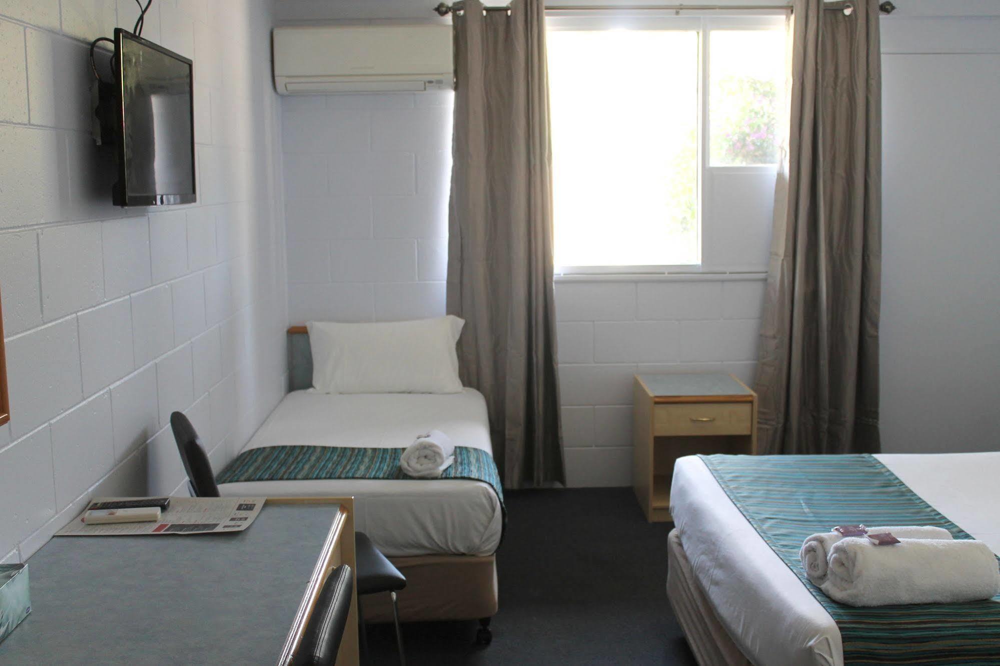 Rocky Glen Hotel Motel Гладстон Екстериор снимка