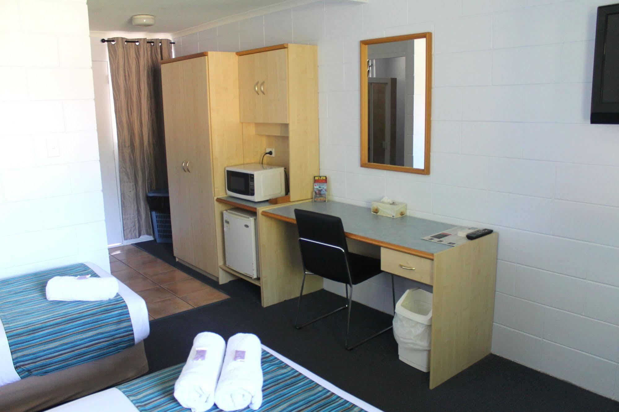 Rocky Glen Hotel Motel Гладстон Екстериор снимка